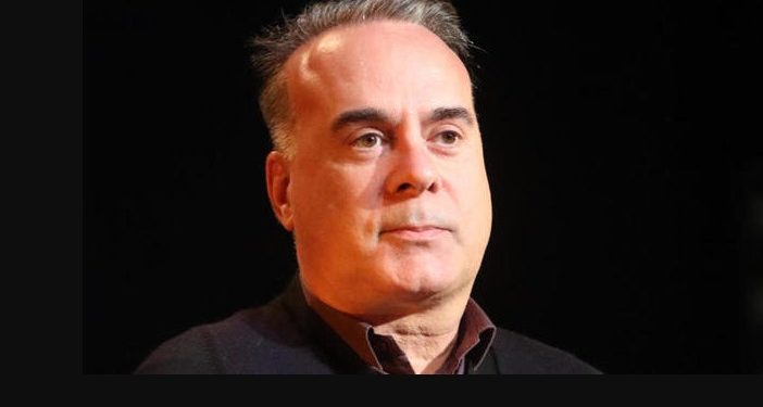 Alldaynews.gr Φώτης Σεργουλόπουλος: “Η ζωή μου άλλαξε όταν ένας φαντάρος ήρθε και με φίλησε ενώ πριν με χλεύαζε”