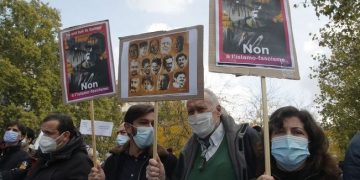 Alldaynews.gr Αποκεφαλισμός στο Παρίσι: Οι μαθητές πήραν €300 για να “προδώσουν” τον καθηγητή τους