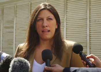 Πρόταση στη Ζωή Κωνσταντοπούλου για το J2US!