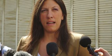 Alldaynews.gr Πρόταση στη Ζωή Κωνσταντοπούλου για το J2US!