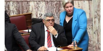 Alldaynews.gr Αδιανόητη πρόκληση απο ΝΔ: Διόρισαν στη Βουλή τη χρυσαυγίτισσα Ζαρούλια – Σφοδρές αντιδράσεις