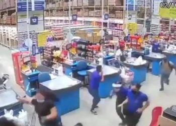 Τραγικό συμβάν σε super market: Νεκρή 21χρονη που καταπλακώθηκε από ράφια