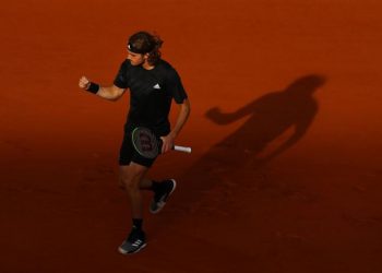 Τσιτσιπάς χώμα Ρολάντ Γκαρός