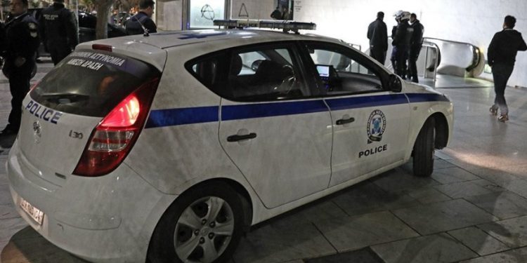 Alldaynews.gr Οικογενειακή Τραγωδία: Νεκρός 25χρονος Αστυνομικός απο τα χέρια του 21χρονου Αδερφού του