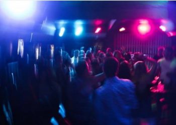 Κορωνοϊός: Κέντρο διασκέδασης στη Λιοσίων ήταν ανοιχτό στις 2:30 τα ξημερώματα