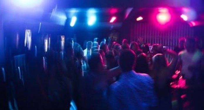 Alldaynews.gr Κορωνοϊός: Κέντρο διασκέδασης στη Λιοσίων ήταν ανοιχτό στις 2:30 τα ξημερώματα