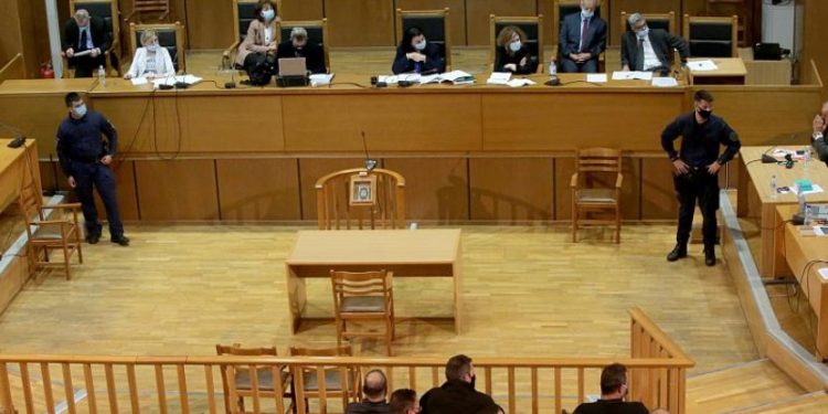 Δίκη Χρυσής Αυγής: Ραγδαίες εξελίξεις! Η Πρόεδρος αμφισβητεί την αγόρευση της εισαγγελέως!