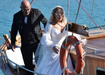 Alldaynews.gr Ζουγανέλη-Δημητρίου: Με καΐκι και συνοδεία μουσικών ο γάμος στις Σπέτσες  (pics, video)