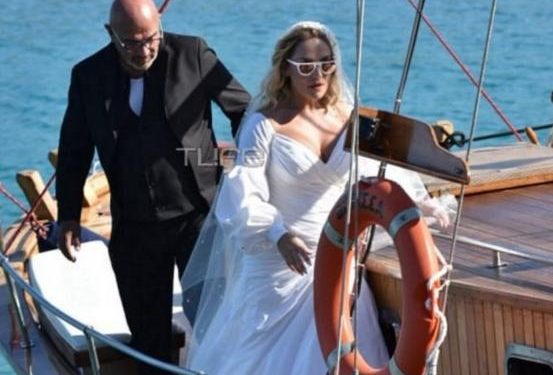Alldaynews.gr Ζουγανέλη-Δημητρίου: Με καΐκι και συνοδεία μουσικών ο γάμος στις Σπέτσες  (pics, video)