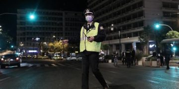 Alldaynews.gr Έρημες πόλεις η Αθήνα και η Θεσσαλονίκη μετά τα μεσάνυχτα (pics)