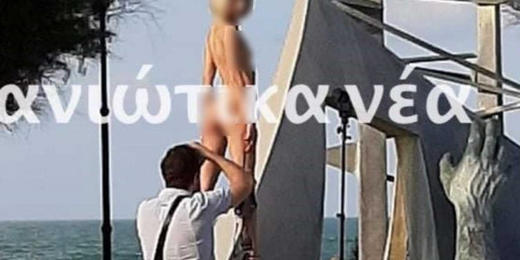 Κρήτη: Περπατούσαν και έπεσαν πάνω σε γυμνή φωτογράφιση! Πήραν φωτιά τα κινητά τηλέφωνα (pics)