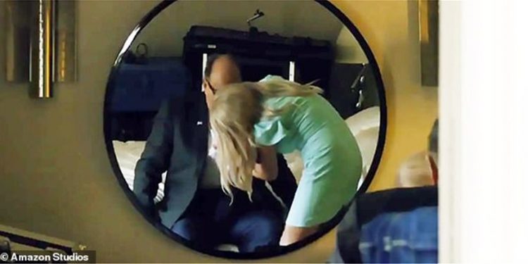 Alldaynews.gr ΗΠΑ: Σκάνδαλο με σύμβουλο του Τραμπ – Άγγιζε τα γεννητικά του όργανα μπροστά σε νεαρή δημοσιογράφο (pics)