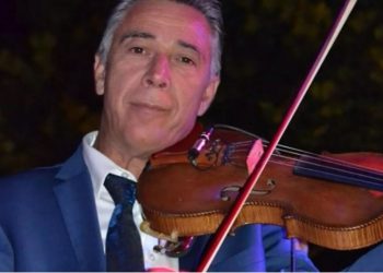 Πριν Λίγο: Νεκρός απο κορωνοϊό ο 53χρονος ταλαντούχος βιολιστής Ζήσης Κασιάρας