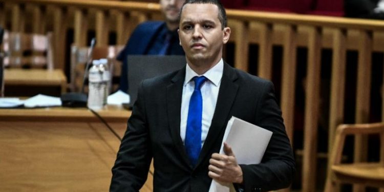 Alldaynews.gr «Βγάζανε γκόμενο τον Κασιδιάρη»: Ο Δημήτρης Καμπουράκης για τη στάση ΜΜΕ απέναντι στη Χρυσή Αυγή