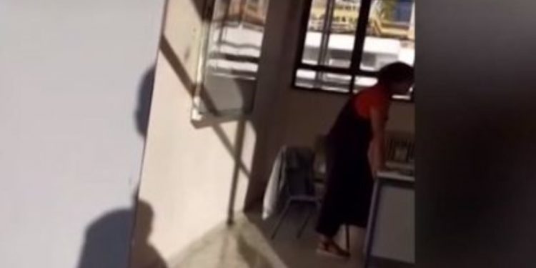 Alldaynews.gr καθηγήτρια Υμηττός αρνητής μάσκας