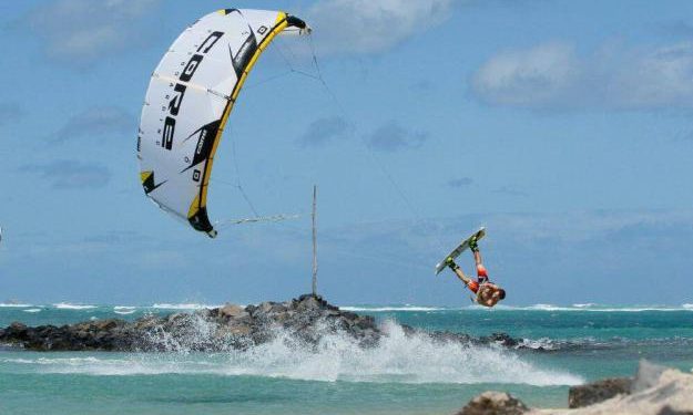 Alldaynews.gr Η “Κίρκη” έφερε 2 νεκρούς και έναν τραυματία – Ισχυροί άνεμοι τους πέταξαν στα βράχια