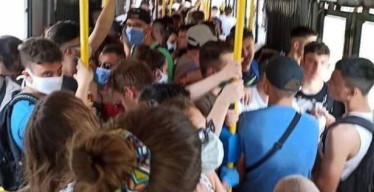 Πέτσας: Σχολεία και ΜΜΜ δεν αποτελούν εστίες κορονοϊού