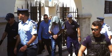 Alldaynews.gr Οι Γονείς-Κτήνη της Λέρου: “Βιάζαμε τον 24χρονο γιο μας και το 14χρονο κορίτσι μας και το απολαμβάναμε”