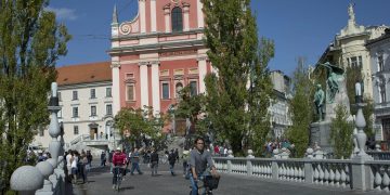 Alldaynews.gr Τρόμος στην Ευρώπη για τον κορωνοϊό: Στην Σλοβενία σταματά η ιχνηλάτηση – “Δεν αντέχει το σύστημα”