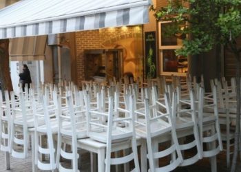 Νέα Μέτρα: Αλλαγές στα ωράρια μπαρ και εστιατορίων – Πότε θα κλείνουν σε κάθε περιοχή της Ελλάδας