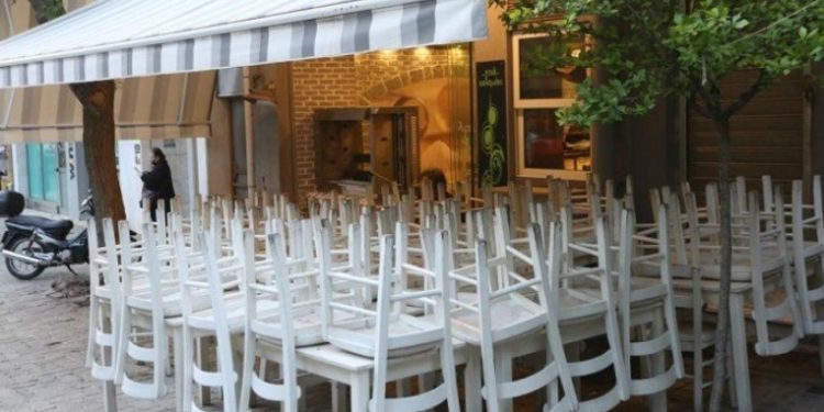 Νέα Μέτρα: Αλλαγές στα ωράρια μπαρ και εστιατορίων – Πότε θα κλείνουν σε κάθε περιοχή της Ελλάδας