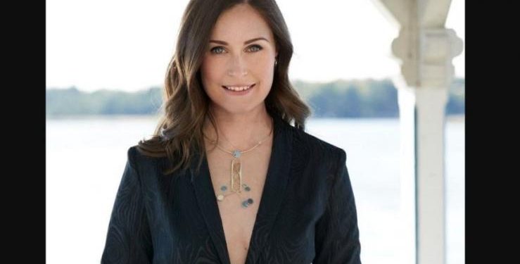 Alldaynews.gr Διχασμός στην Φινλανδία για το βαθύ ντεκολτέ της πρωθυπουργού σε εξώφυλλο περιοδικού (pics)