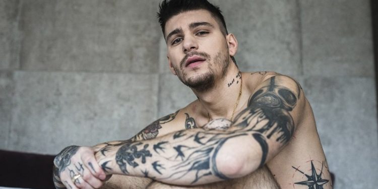 Στηβ Μιλάτος: “Ως stripper σε bachelor party έκανα σ3ξ με τη νύφη και την κουμπάρα”