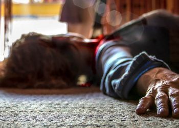 35χρονη Βιοχημικός βρέθηκε νεκρή, γυμνή και με κομμένο δάχτυλο