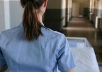 Alldaynews.gr Άγριο ξύλο με νοσοκόμες μέσα σε νοσοκομείο – «Τα έβαλες με το λάθος κορίτσι»