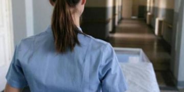 Alldaynews.gr Άγριο ξύλο με νοσοκόμες μέσα σε νοσοκομείο – «Τα έβαλες με το λάθος κορίτσι»