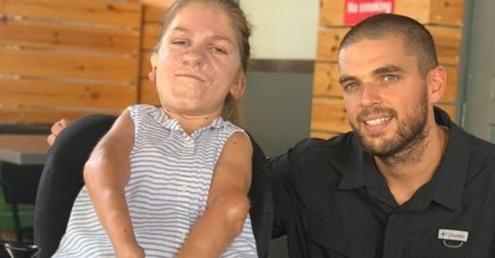 Alldaynews.gr Τα κατάφεραν! Πάτησε την κορυφή του Ολύμπου κουβαλώντας στην πλάτη του 22χρονη φοιτήτρια με κινητικά προβλήματα (pics)