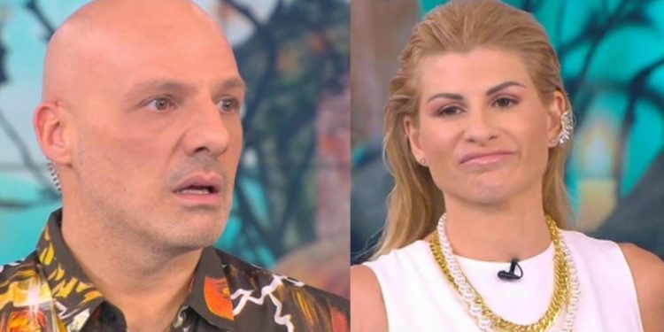 Alldaynews.gr Χαλασμός με την Ευρυδίκη Παπαδοπούλου στον Νίκο Μουτσινά – “Εμετός”