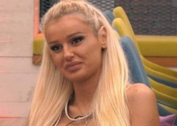 Η Ράνια άφησε το σπίτι και επέστρεψε στα χωράφια της – Αγνώριστη με τη φόρμα της[photos]