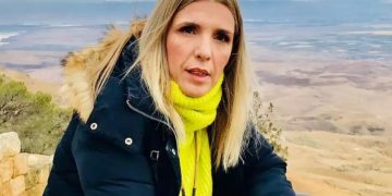 Alldaynews.gr Ρένα Κουβελιώτη: “Όταν παθαίνω κρίση ξεχνάω και ποια είμαι για λίγα λεπτά”!