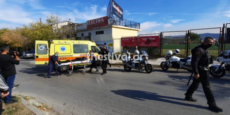 Θεσσαλονίκη: Επεισόδια μεταξύ εθνικιστών και αστυνομικών – Τραυματίστηκε αστυνομικός (pics, video)