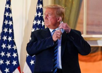 Τραμπ κορονοϊός covid-19 Trump