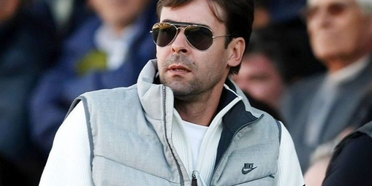 Alldaynews.gr Προκλητική δήλωση Τσιάρτα: «Μήπως ο Covid δεν κολλάει στις πορείες λόγω υπερβολικής μπόχας;»