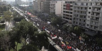 Alldaynews.gr Συγκίνηση: Ξέσπασαν σε χειροκροτήματα! Η στιγμή της ανακοίνωσης της απόφασης