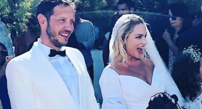 Alldaynews.gr Έγκυος η Ελεονώρα Ζουγανέλη; Τι αποκάλυψε η κουμπάρα του ζευγαριού