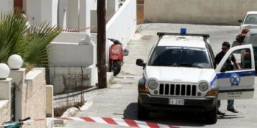 Σαντορίνη: Θρίλερ με απανθρακωμένο ξενοδόχο μέσα στην επιχείρησή του