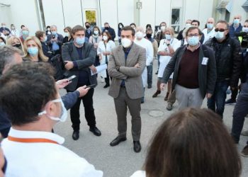 Καταγγελίες εργαζόμενων στην υγεία στον Τσίπρα: Ζούμε έναν πόλεμο, ξέραμε τι θα γίνει και δεν υπήρχε πλάνο