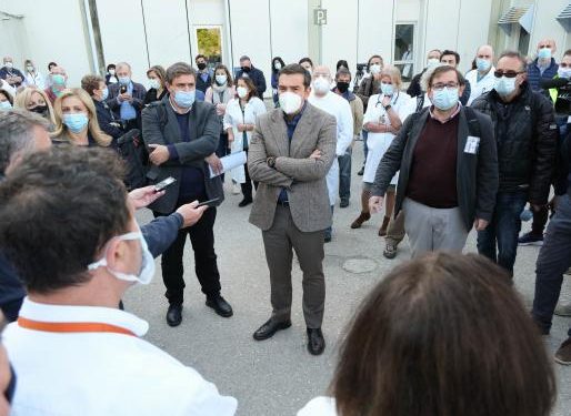Καταγγελίες εργαζόμενων στην υγεία στον Τσίπρα: Ζούμε έναν πόλεμο, ξέραμε τι θα γίνει και δεν υπήρχε πλάνο