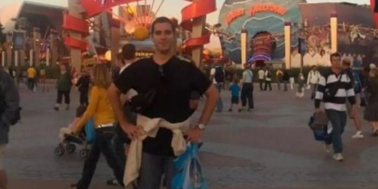 Αυτός είναι ο 42χρονος γιατρός που πέθανε από κορωνοϊό-Θρήνος για τον θάνατό του[photos]