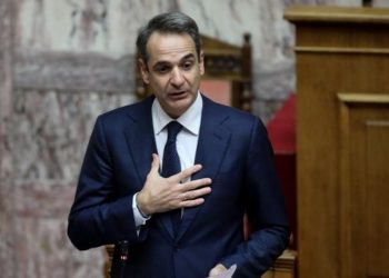 Μητσοτάκης: Καλώ τους πολιτικούς αρχηγούς να πάμε με ένα λουλούδι στο Πολυτεχνείο