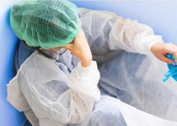 Σερραία νοσηλεύτρια: Λόγια που με κομμάτιασαν: ” ….μη με διασωληνώσετε, σας υπόσχομαι ότι θα προσπαθήσω να αναπνέω καλύτερα”