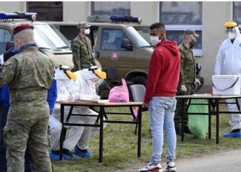 Σλοβακία: Σχεδόν ο μισός πληθυσμός της χώρας έκανε τεστ κορονοϊού σε μια μέρα