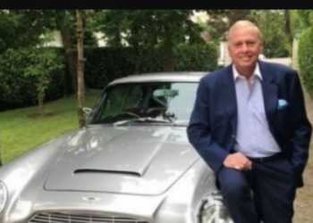 Alldaynews.gr Ο αντιδήμαρχος Αθηναίων λυπάται που δεν θα πάει βόλτα στο Μπάντεν Μπάντεν με την Aston Martin του