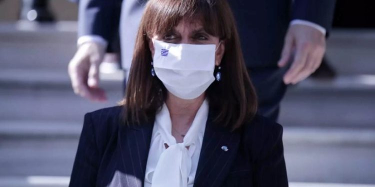 Alldaynews.gr Σακελλαροπούλου: Το κόστος της άρνησης του κορονοϊού είναι πολύ βαρύ