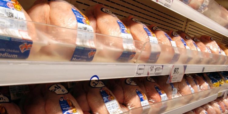 Alldaynews.gr Προσοχή αν αγοράζετε φτηνά κοτόπουλα στα σούπερ μάρκετ -Δείτε τι συμβαίνει