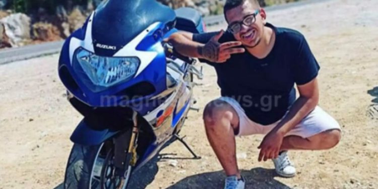 Alldaynews.gr Θρήνος για τον άδικο χαμό του 22χρονου Στέλιου-Τραγική κατάληξη είχε η βόλτα με την μηχανή του